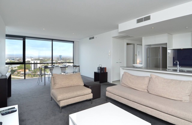 Circle on Cavill - HR Surfers Paradise
