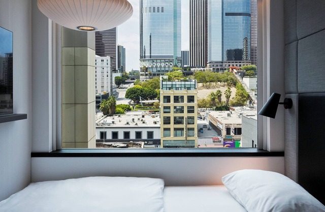 citizenM Los Angeles Downtown