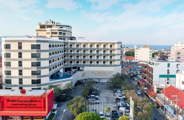 City Beach Resort