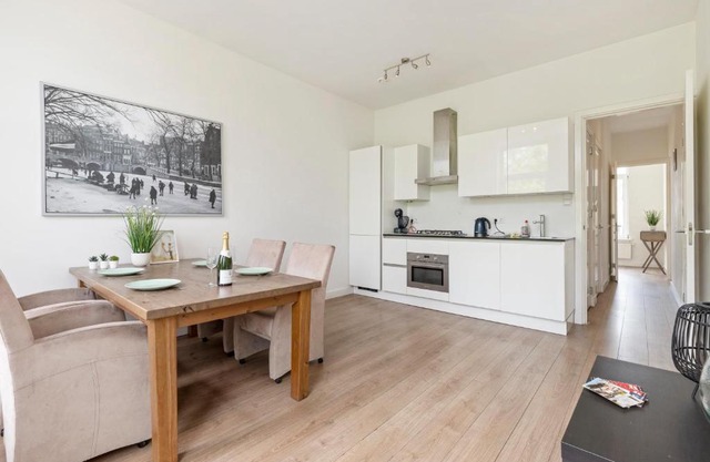 City center apartment for a group of 4 in Amsterdam - Apt 2