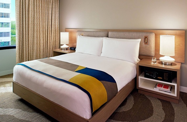 City Elegance at The Hotel Zags Portland - Premier City King, Urban Adventure