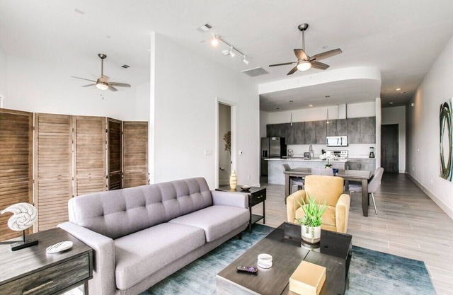 City Views! King Bed with additional Loft bedroom