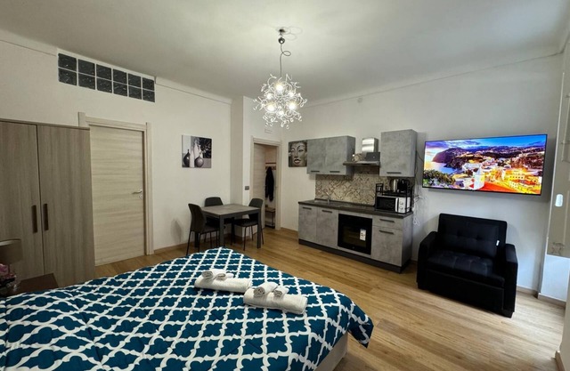 Civic 22 WIDE ONE-ROOM APARTMENT IN THE CENTER OF SASSARI.