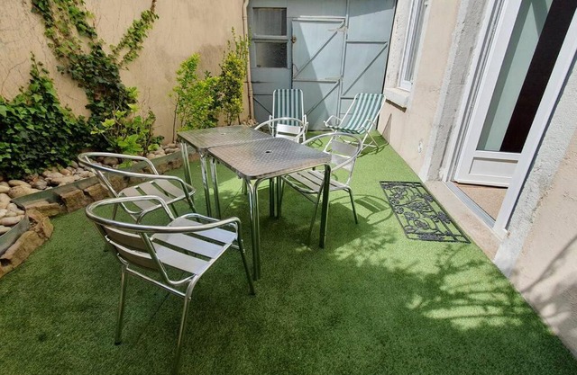 Classé 4 étoiles - Cybèle - Centre ville 2 Chambres, cour privative et Garage