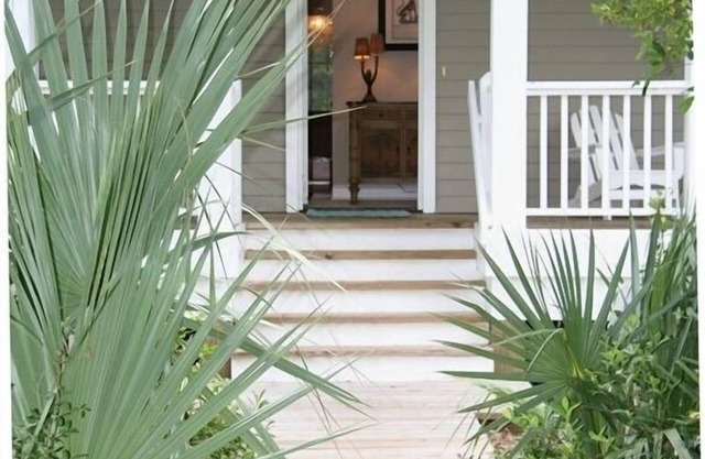 Classic BHI Home, Ideal for 2 Families, Easy Beach Access