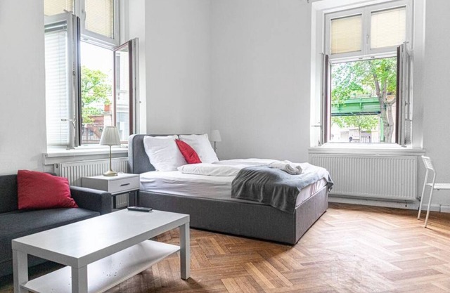 Classy 2BR Apt. w/Exclusive Location near AKH
