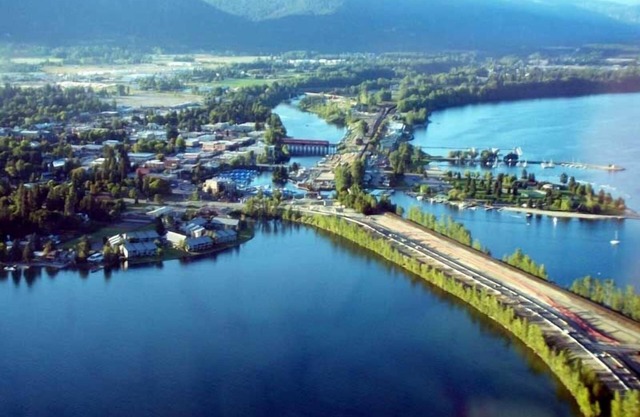 Clean, Airy And Bright One Bedroom Apartment In Beautiful Sandpoint, Idaho