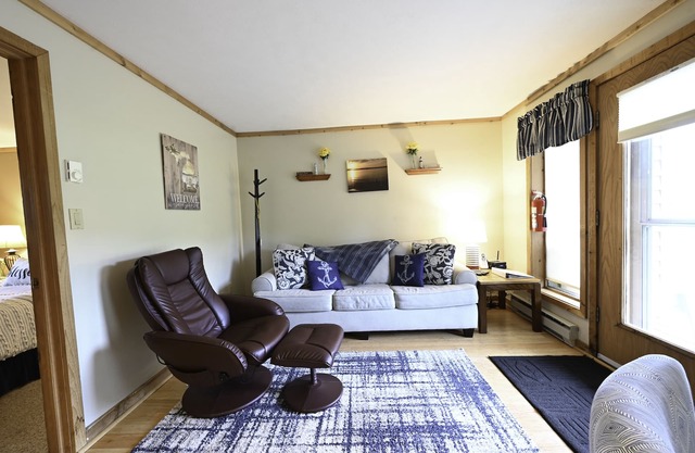 Clean cozy 1 bdrm. MOUNTAIN VIEW! on golf course, pools Temperpedic mattress!