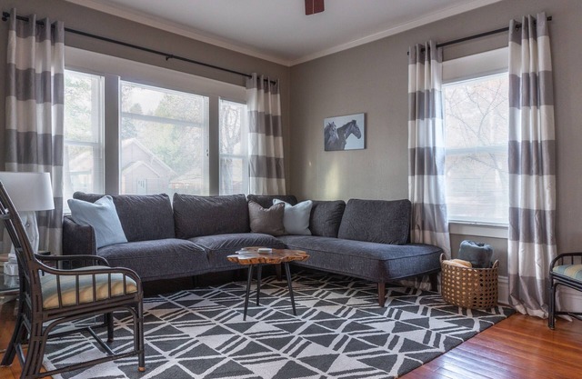 Clean & Cozy Home Near Downtown, Hiking, Biking!