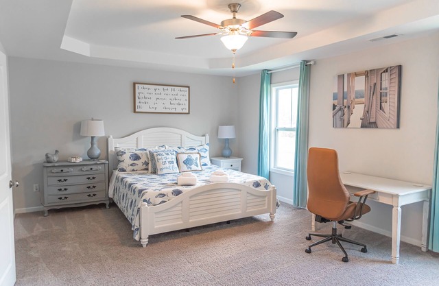 Clean New Townhome: Comfort and Convenience Await!
