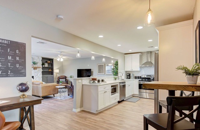 Clean, Warm, and Welcoming, 1 Mile from Tinker AFB