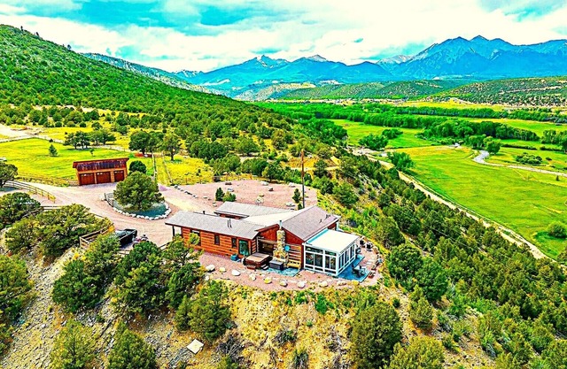 Cliffside Home at Shaw's River Ranch with some of the best views on the planet.