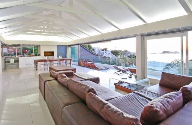 Clifton Bungalow on Beach Mountain and Sea View