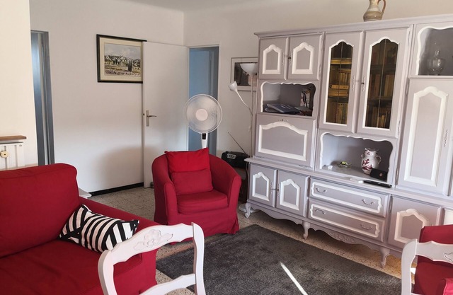 Close to beaches, nice apartment 65 m2, with view, in very quiet residence