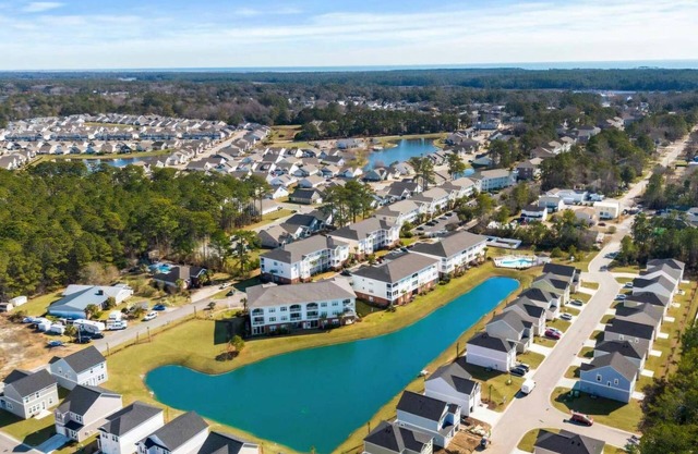 Close to beaches| Pond and pool view| 2 bd/2ba modern condo|