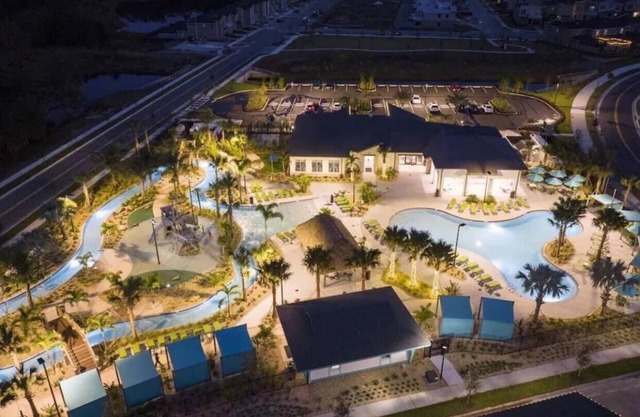 Close to Disney! Stunning 5BDR villa in story lake