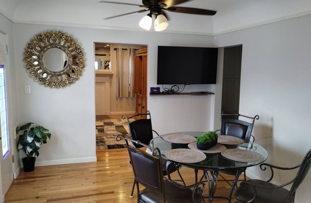 CLOSE TO EVERYTHING FUN - Charming 2-BR/2 BA house in San Diego WiFi AC parking