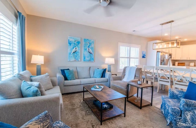 Close to Golfing, Pool, 5 hole Mini Golf + Walk to Beach
