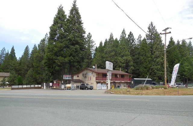Close to Hwy, Stores and Restaurants in the Rural Pioneer Area - Near Kirkwood
