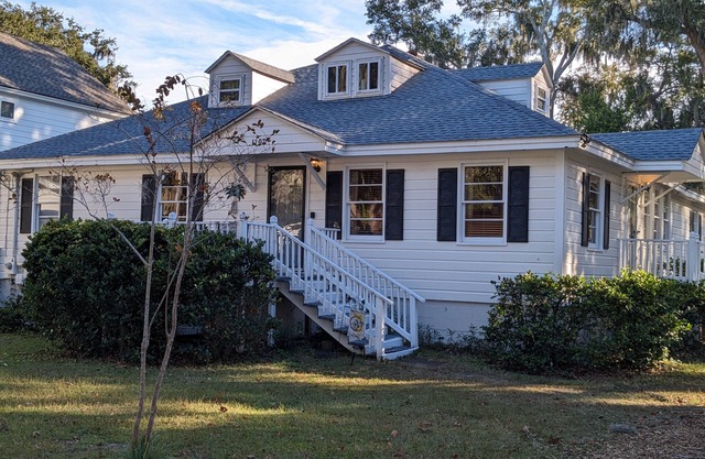 Close to P.I. Marine Corp Base! Bikes! Fire pit! Game Room! Family friendly!