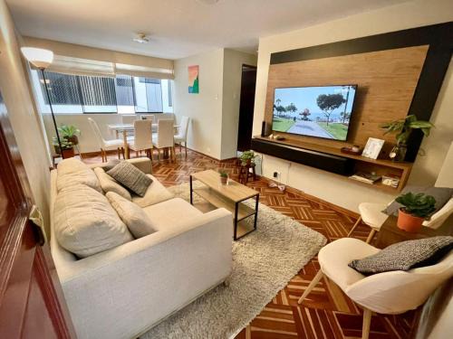 Close to the beach, Big beds, Malecon Miraflores