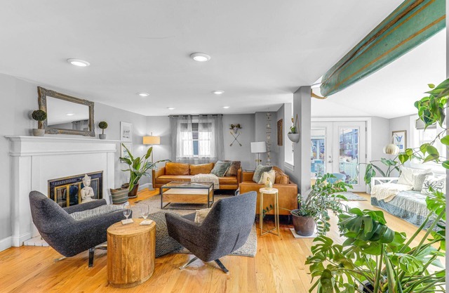 Cloud Break: Stunning Waterview and Coastal Breezes - Your Newburyport Dream Vacation!