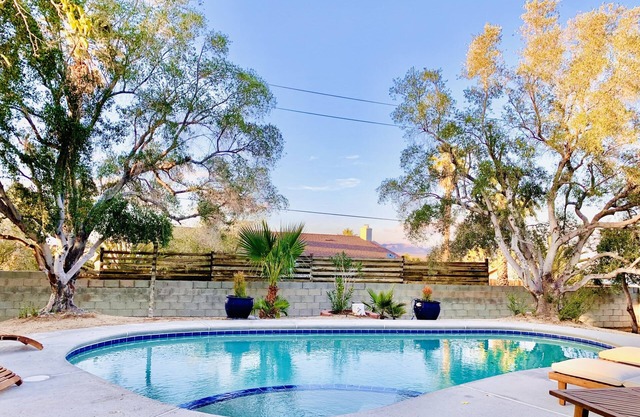 Cloud29 with huge POOL w/SPA + FirePit + BBQ. Outdoor Dining + Pet Friendly!