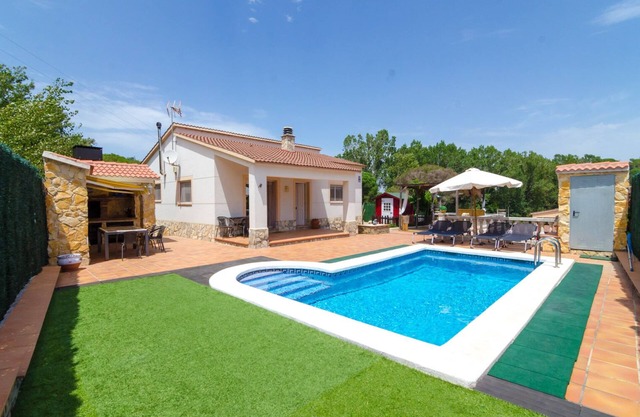 Club Villamar - Nice house, complete and very sunny, located in a quiet urbanization,with a priv.