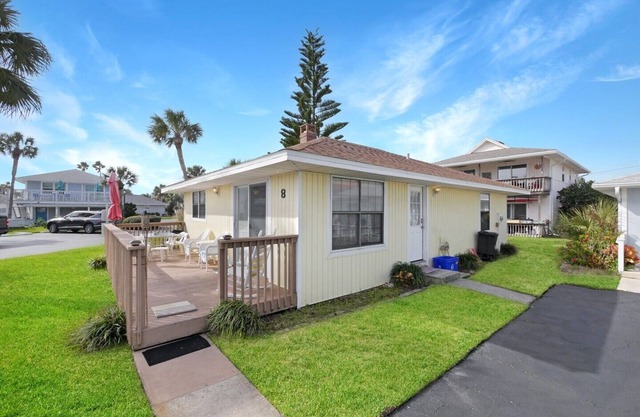 Coastal Charm Meets Comfort at Surf Crest Village Sea Turtle Cottage #8 – Pet
