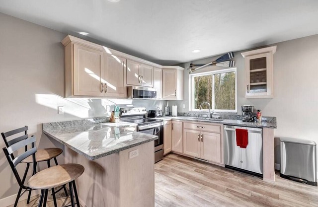 Coastal Chic Condo in the Heart of Sister Bay!