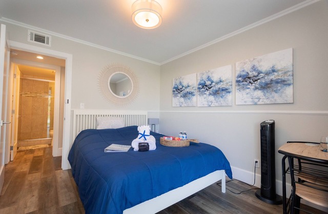 🌴 Coastal Comfort Awaits — Modern 1-Bedroom Suite Near Beach in Del Mar.