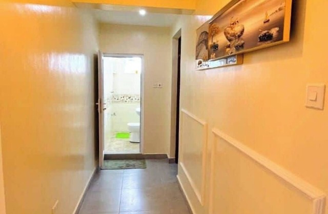 Coastal Comfort: Cosy 2-Bedroom with Ensuite, Minutes from the Beach