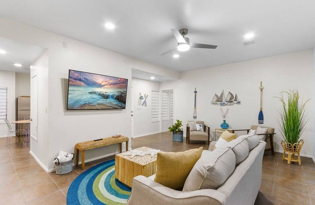 Coastal Cottage Themed 4BR Near Fort Bliss