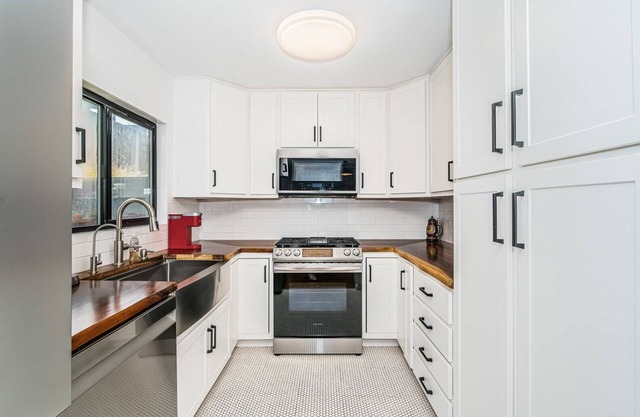 Coastal Escape: Luxurious Condo in San Diego!