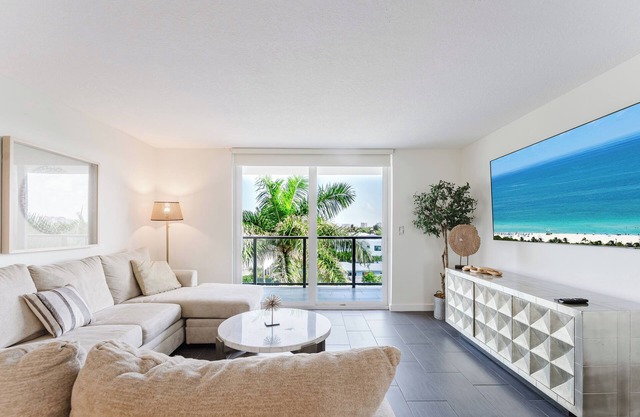 Coastal Escape Pool Beach Boca Raton