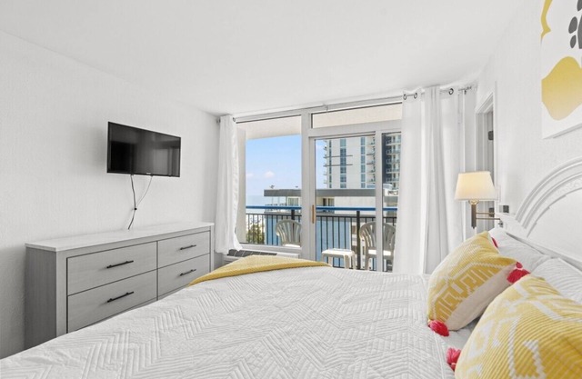 Coastal King Suite-Ocean Views-Boardwalk 640