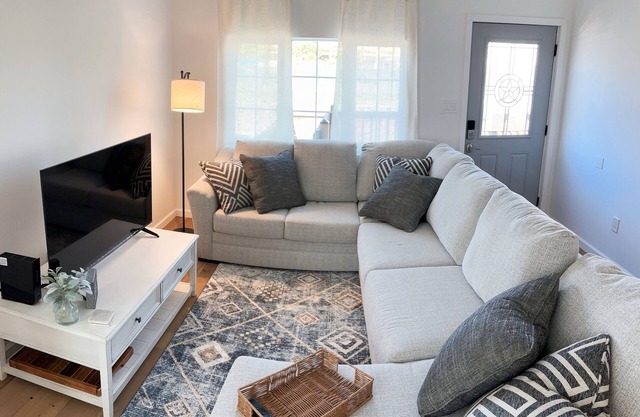 Coastal Living in Corpus Christi: 3 Bed, 2 Bath Oasis with Top Amenities!
