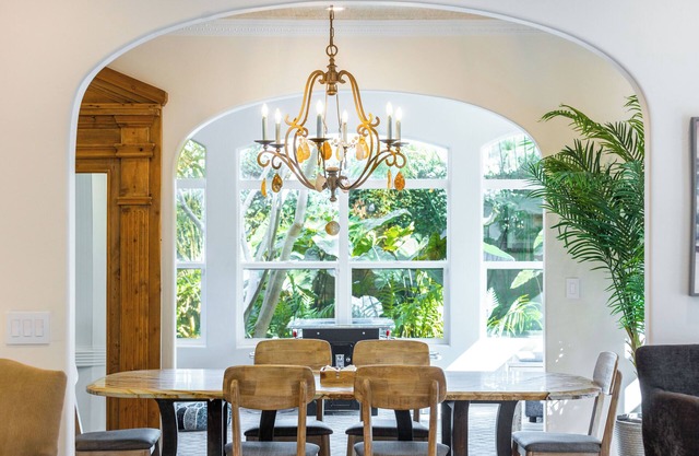 Coastal Paradise - Private Luxurious Spacious Resort Beach Living!