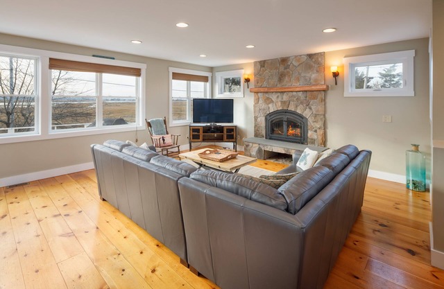 Coastal Retreat in Plum Island – 3 Minutes to the Beach!