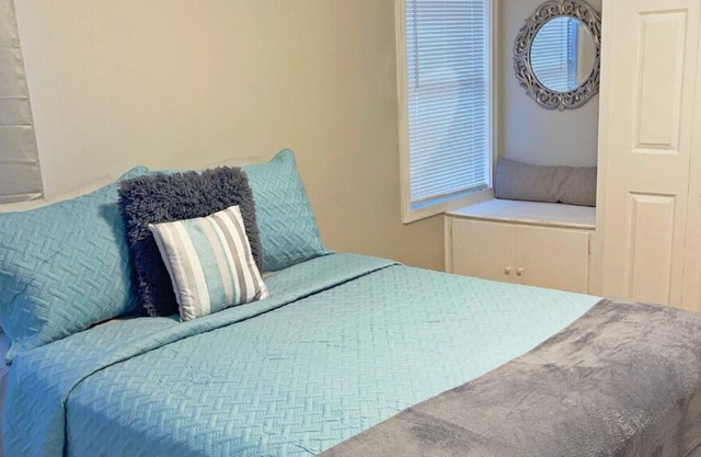 Coastal Room1 in Coastal Cottage Near the Beach