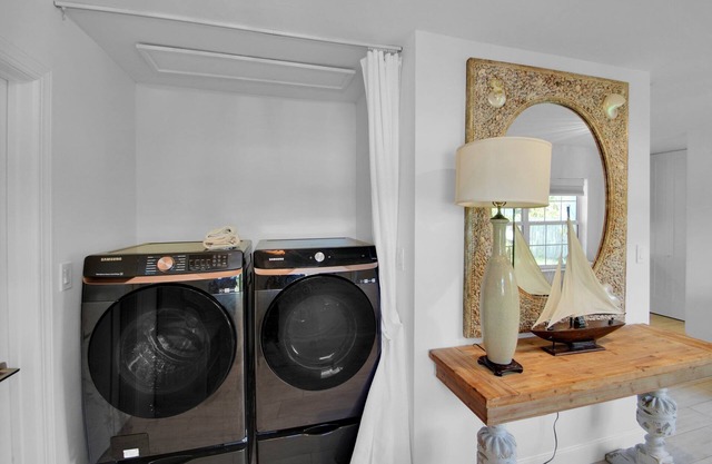 Coco River House~4 Bedroom/2 Bath on Canal w/Gulf Access in Naples,FL!
