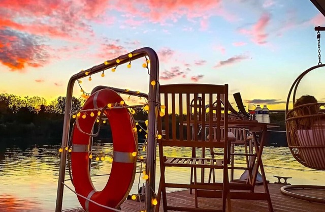 Cocon d'amour sur l'eau avec SAUNA