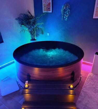 Cocon romantique avec Jacuzzi privatif près de Sarlat