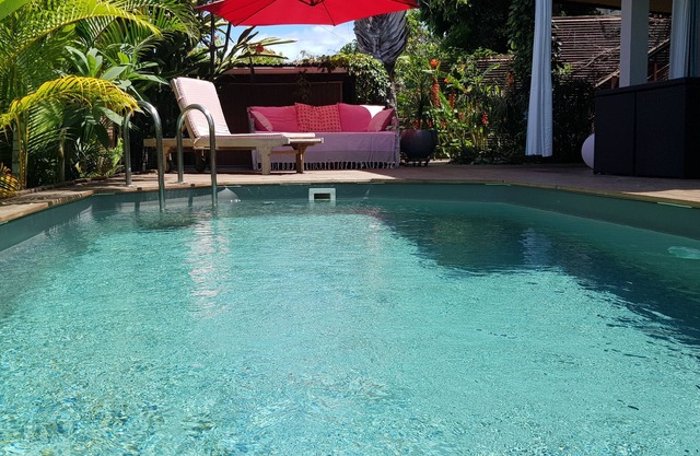 Cocoon for two with sea view and private pool