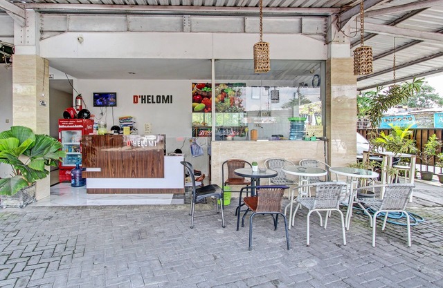 Collection O 90253 DHelomi