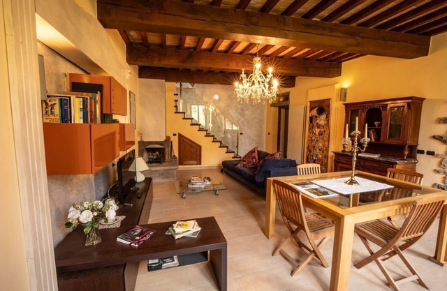 COLLESI PALACE PRESTIGIOUS LARGE GROUND SKY PLACED NEAR MAIN SQUARE