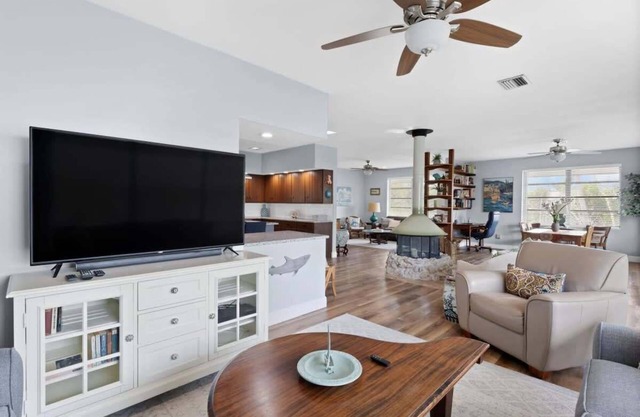 Colonel's Cottage- Sanibel Beach Retreat, Fantastic Amenities
