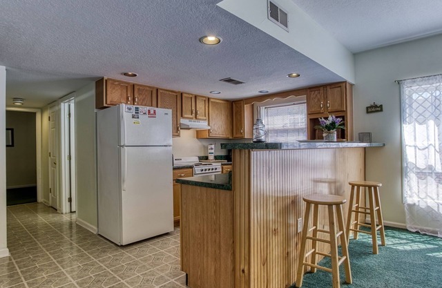 Colonial Crest 110 - Great Location! - You Can Walk To Town! 2 Bedroom Condo by RedAwning