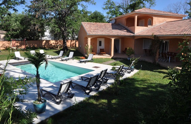 Colonial Villa 12 people - 300 m from the sea