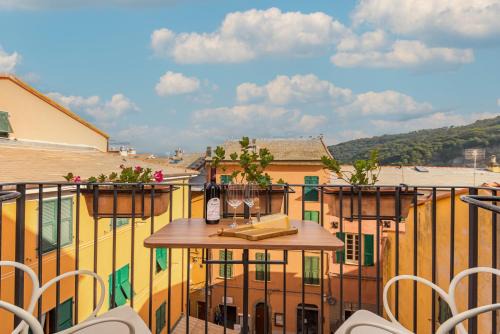 Colonna 24 Luxury Room in Portovenere near 5 Terre